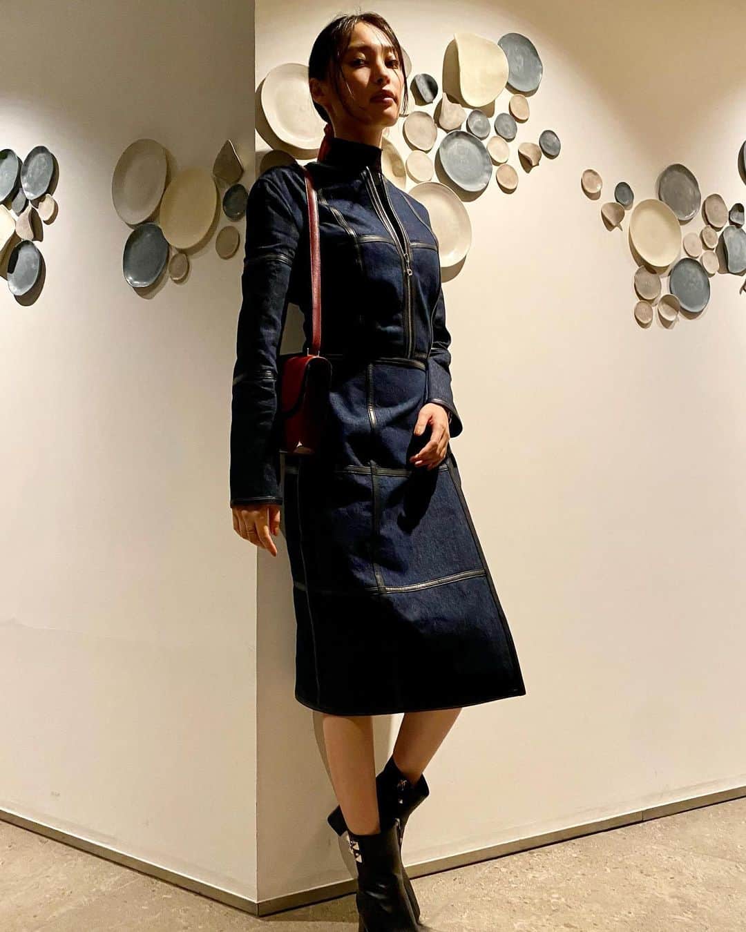 大政絢のインスタグラム：「本日は  #hermes  22ss WOMEN's Collection Show Live Viewing にお邪魔しました✨  素敵な空間、お食事を堪能し ショーからも刺激をもらい 贅沢な時間に感謝です☺️」
