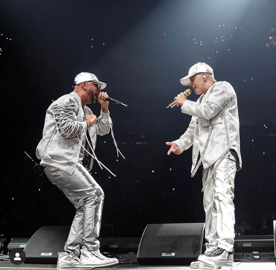 ヤンデルさんのインスタグラム写真 - (ヤンデルInstagram)「Gracias Miami que bien la pasamos!!!!🏎🔥🔥🔥🏎🔥🔥🔥 y el Dúo Dinámico calentando motores! @wisinyyandel @wisin @chepejose 📸」10月3日 4時12分 - yandel