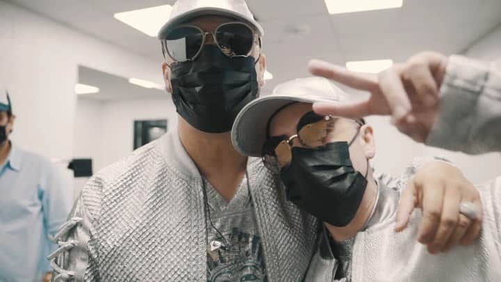 ヤンデルのインスタグラム：「Recap del party que formamos en el @uforiamusic @mix983 Dímelo W…  @wisin @wisinyyandel @yandel  #Wisin #wisinYyandel #Yandel」