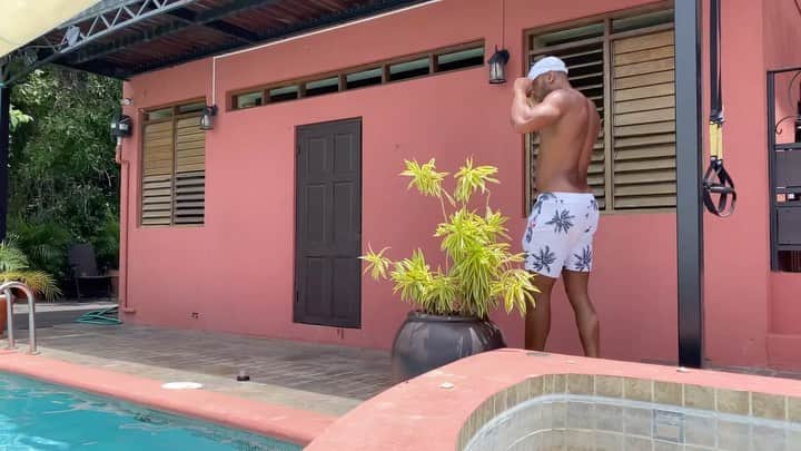アサファ・パウエルのインスタグラム：「Diving into no movement Sunday」