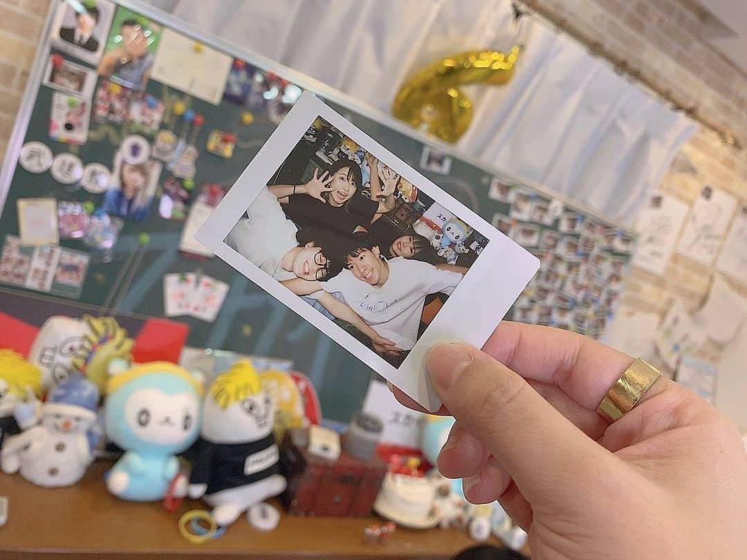 にこのインスタグラム：「なんか、感動とか嬉しいとか 楽しいとかそうゆうの全部追い越してもう記憶ない  そのぐらい幸せな時間をありがとう  ※最近語彙力の低下が著しいのでお許し下さい」