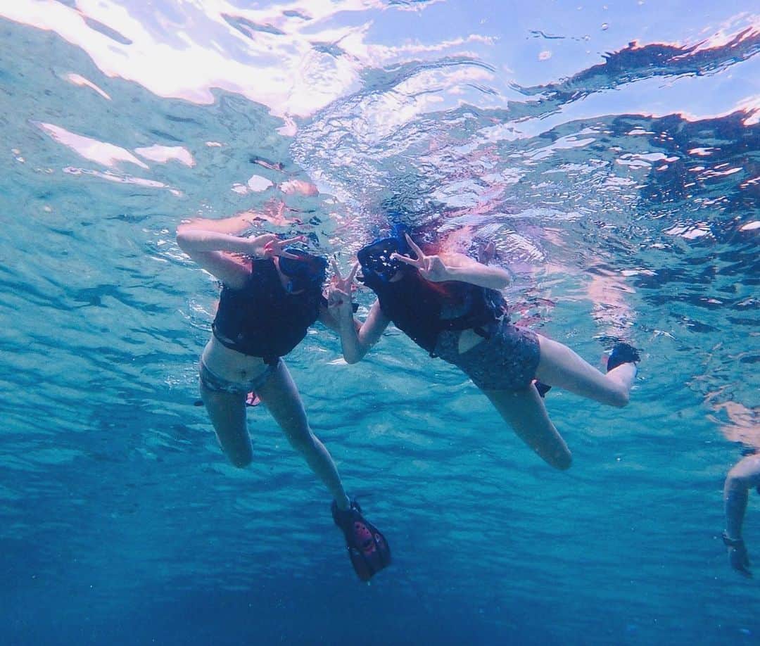 くまはるのインスタグラム：「. 初シュノーケリング🤿💫 海が透き通ってて、お魚も近すぎて楽しかった！！🐠  #沖縄 #沖縄旅行 #宮古島 #シュノーケリング #シギラビーチ #夏休み #旅行 #bikini #okinawa #miyakojima #snorkeling #travel  #marinesports #海 #beach #ウミガメ #turtle」