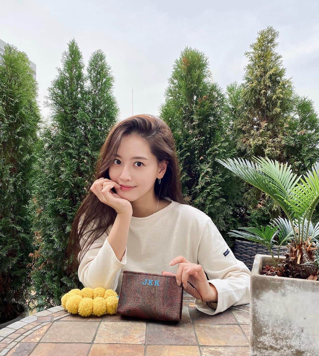 キム・ジェギョン さんのインスタグラム写真 - (キム・ジェギョン Instagram)「내이름이 적혀있다👀  . #gift thx 🎁」10月3日 16時27分 - _kimjaekyung_