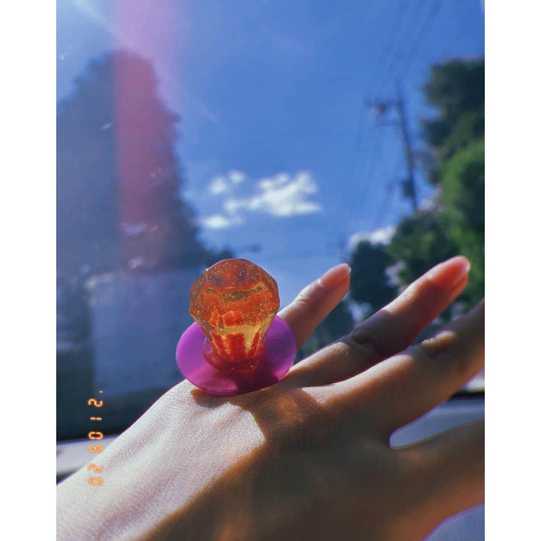 松木星良さんのインスタグラム写真 - (松木星良Instagram)「さいきんのあれこれとあみみ🎀  #tokyo #sunnyday #starbucks #dior #miyashitapark #やきいもふらぺ #ゆびわかわいいしょ #あめちゃん #あみみが写真をとってるシリーズ #specialthanks #フライングふらぺ #みやしたぱーく #すてきなやつもろた #willyoumarryme #セルフネイル #最近はやくできるようになったね #上手になりましたね #おはだがかんそうするね #秋だね」10月3日 16時28分 - seiraet