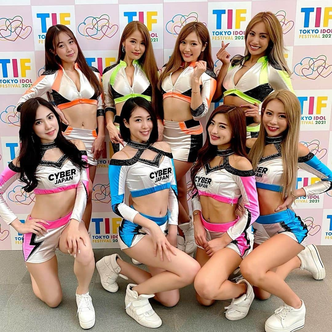 CYBERJAPAN Staffさんのインスタグラム写真 - (CYBERJAPAN StaffInstagram)「#TIF 1回目のステージ（HOT STAGE）終了しました！ 夜19:30から、今度はビキニ👙に着替えて、SMILE GARDEN にてラストのステージかあるので、是非見に来て下さいー❣️  #CYBERJAPAN #サイバージャパン」10月3日 16時59分 - cyberjapan