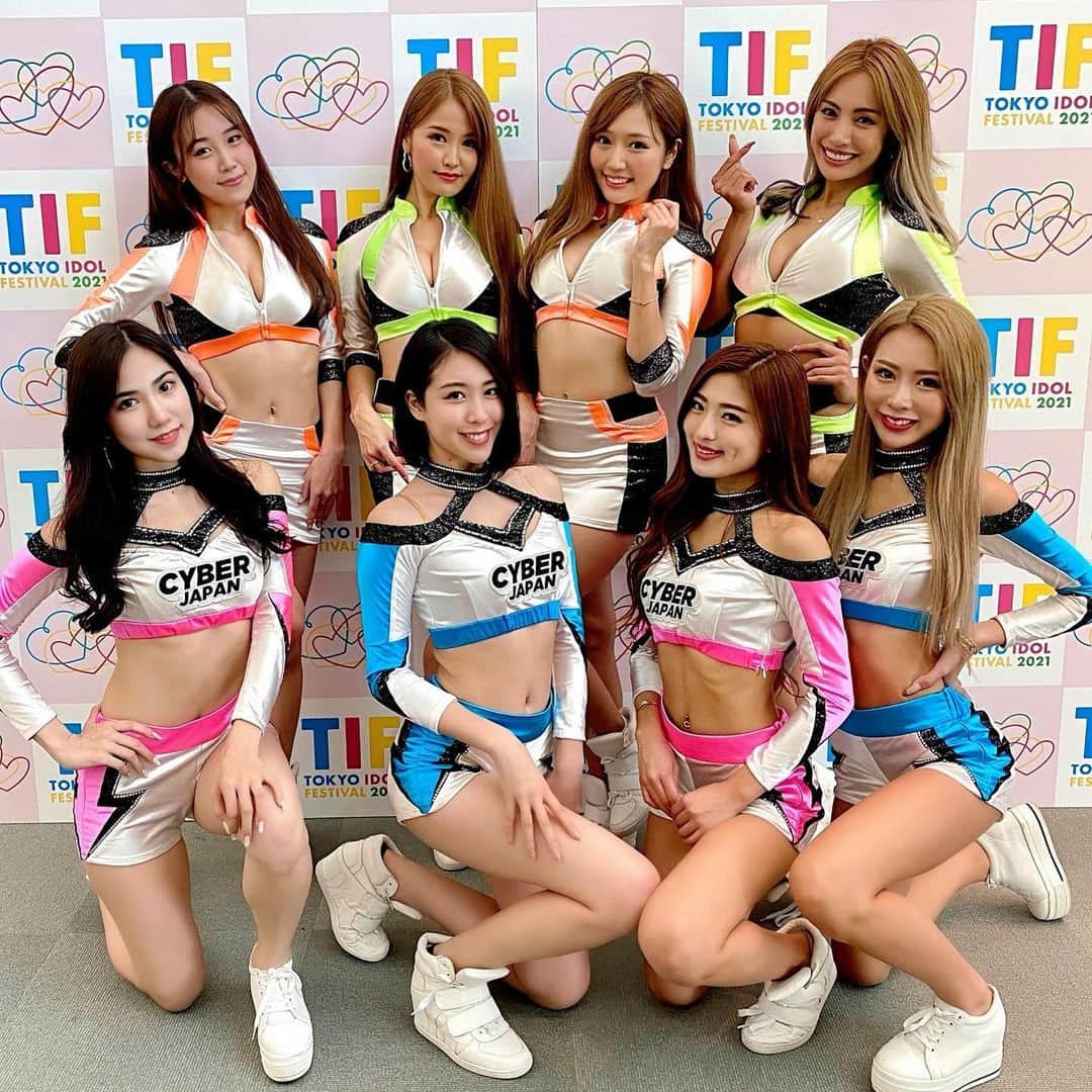 CYBERJAPAN Staffのインスタグラム：「#TIF 1回目のステージ（HOT STAGE）終了しました！ 夜19:30から、今度はビキニ👙に着替えて、SMILE GARDEN にてラストのステージかあるので、是非見に来て下さいー❣️  #CYBERJAPAN #サイバージャパン」