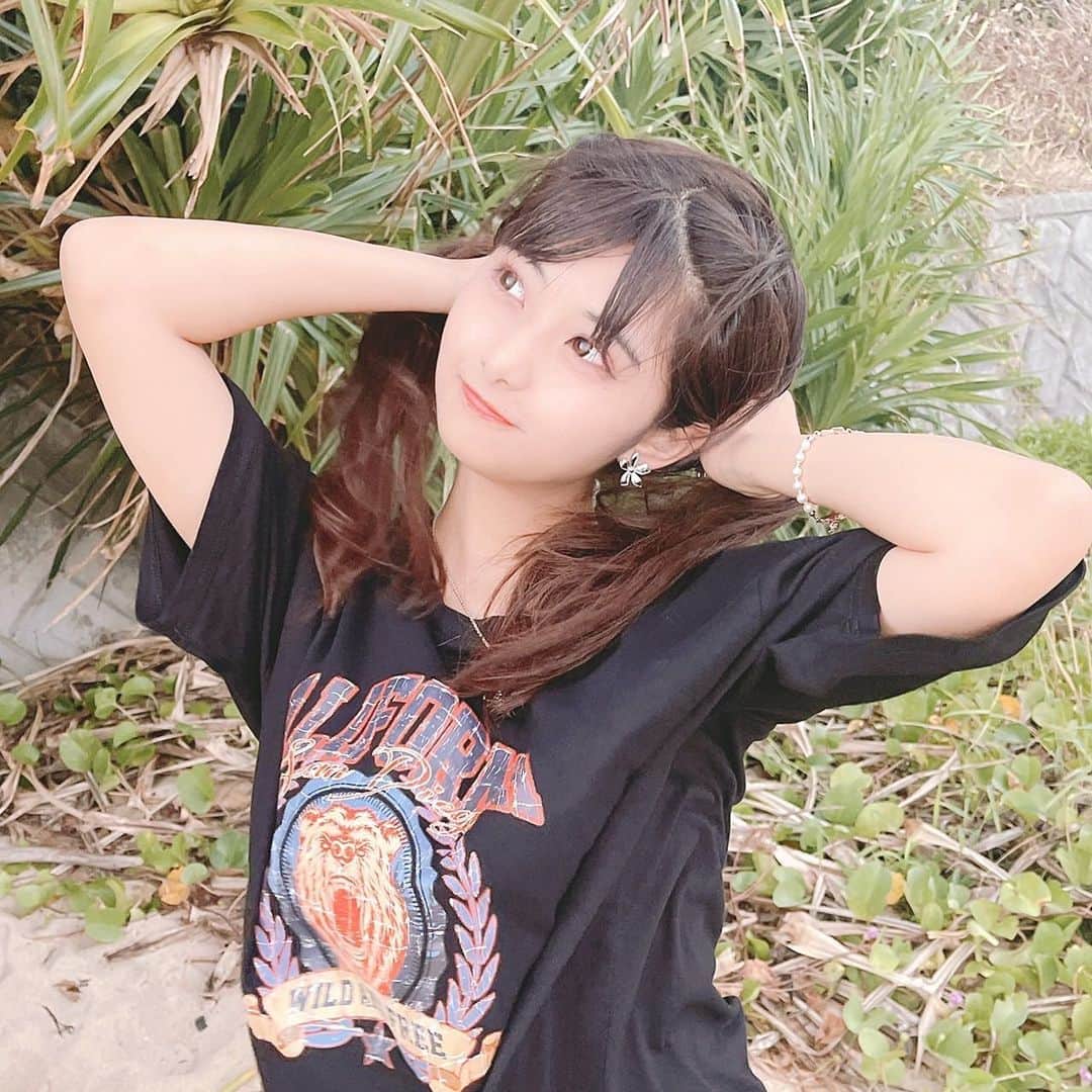 横田未来さんのインスタグラム写真 - (横田未来Instagram)「大好きな海🐋💙風強すぎて 顔と髪の毛ボロボロなのよ☹️☹️ #海#気分転換」10月3日 19時26分 - mirai_yokoda