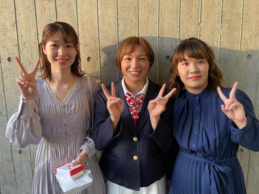 川井友香子さんのインスタグラム写真 - (川井友香子Instagram)「. 津幡町スポーツ栄誉賞の贈呈式でした🎖 サプライズで来てくれてた友達と ☺︎ ♡ . 自分達の等身大パネルと記念撮影もしました📸」10月3日 20時19分 - yukako_kawai27