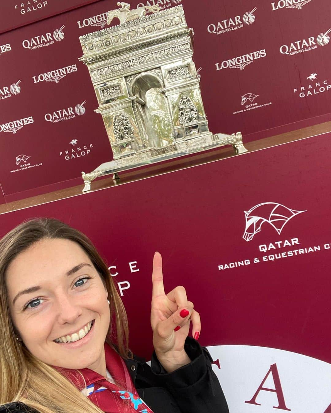 ミカエル・ミシェルのインスタグラム：「Arc de Triomphe 2021 😍🎌 凱旋門賞🥰🏆」