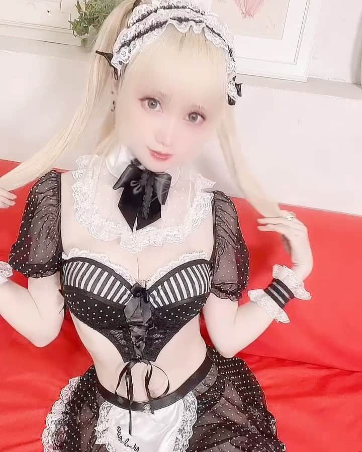 赤木クロのインスタグラム：「メイド🐰 #anime #animegirl #animejapan #animeworld #japan #japanesegirl #日本 #サブカル #漫画 #comic #cos #cosplay #cosplayer #cosplaygirl #cosplayers #コスプレ #コスプレイヤー  #gravure  #lingerie  #일본여자 #코스프레 #그라비아 #角色扮演」