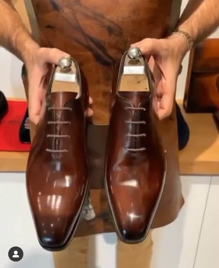 Saphirのインスタグラム：「How do you like this patina by @caulaincourtdubai? 😊 #shinewithsaphir」