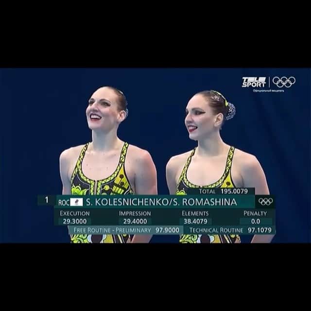 スベトラーナ・ロマシナのインスタグラム：「#Repost @stesha__gram  ・・・ ✨synchronized swimming aesthetics✨」