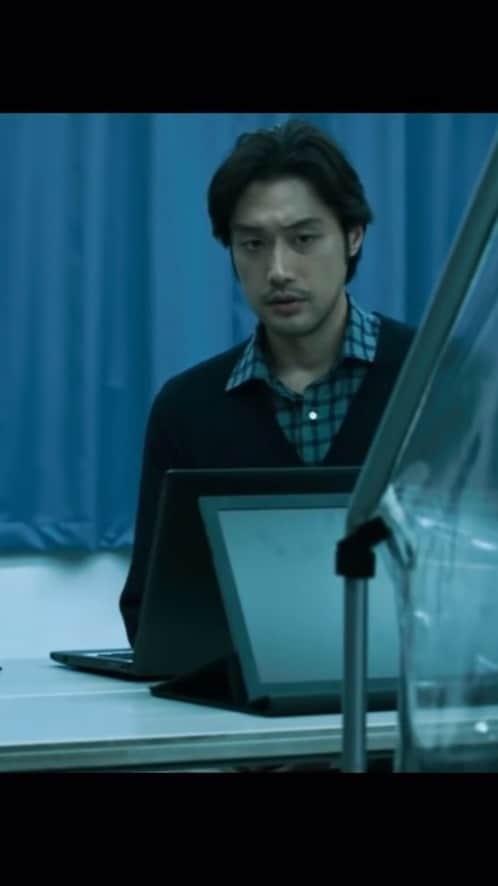 内田朝陽のインスタグラム：「監督　マイケル・バレット  この映画観たい 出来たら日本語吹き替え版が観たい  @loganhuffman77   @asahi_uchida   @mikemacari」