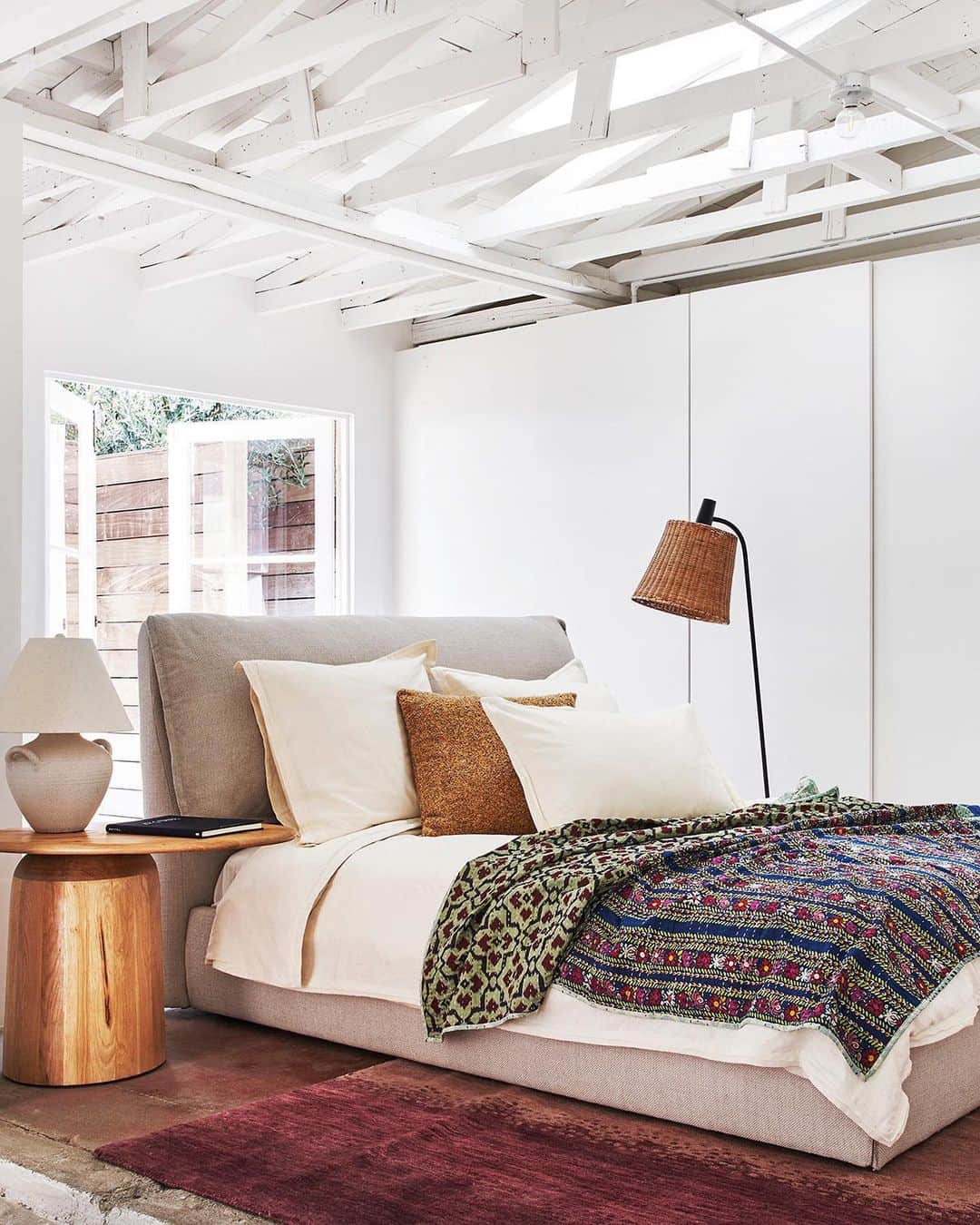 Anthropologieのインスタグラム：「True Nature | @AnthroLiving   Your retreat from the world should host calming elements that soothe you to sleep. Set the *rest* intentions – and shop these zen-inducing styles from the new #AnthroLiving collection – now, at the link in our bio 🛏️☁️」