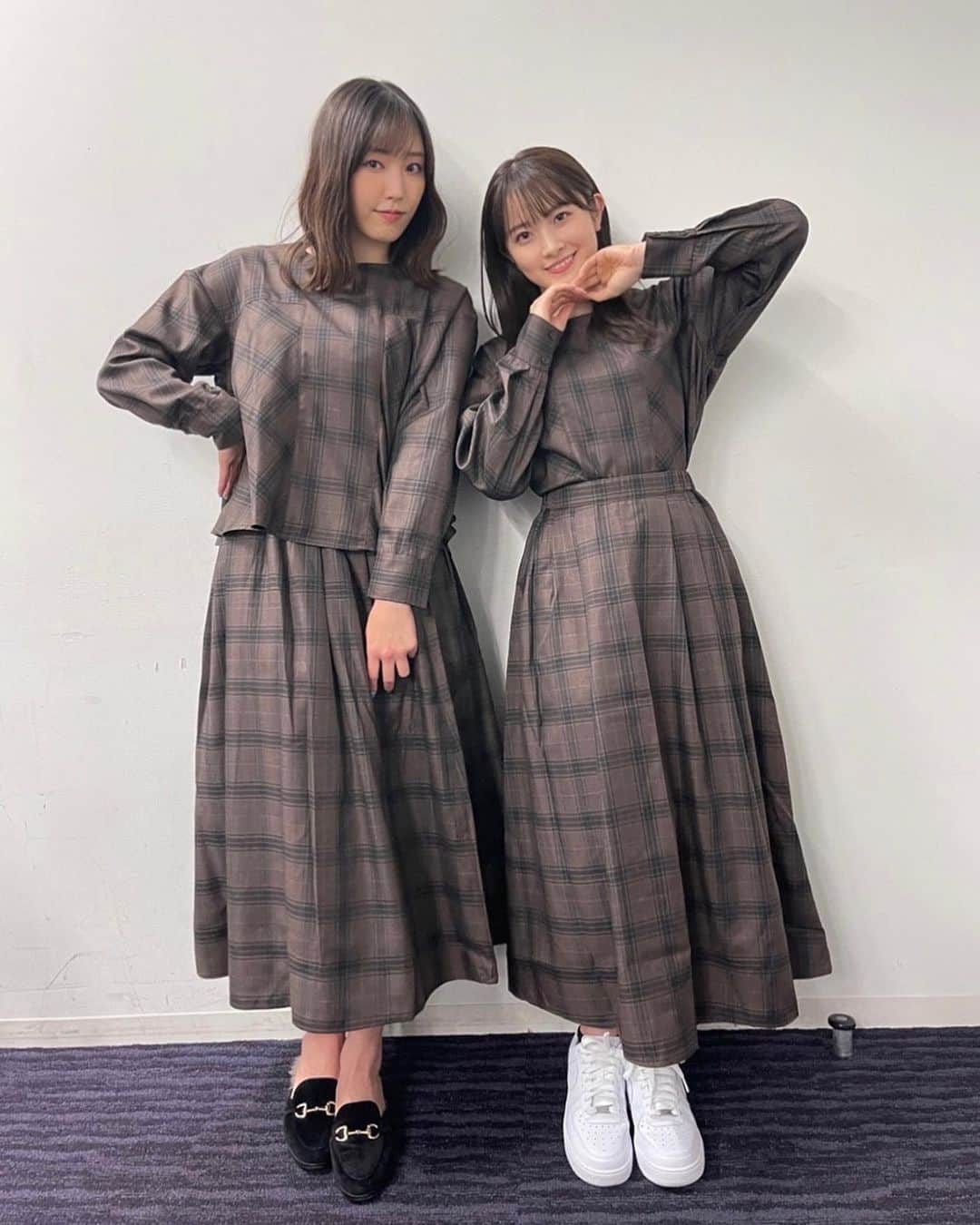 森戸知沙希さんのインスタグラム写真 - (森戸知沙希Instagram)「#ラブアンドピース2021  @i_am_takahashi  @hacohaco8585       #高橋愛 さん×#haco !さん コラボアイテム🌿 　　 　　 　　　　　　　 　　　　　　　 譜久村さんとお揃い！ 受け取ってすぐ着ちゃった☺︎笑 　　　  　　　  　　　 　　  　　　 #ラブピ2021  #ラブアンドピースプロジェクト  #autumn  #秋服  #私服  #お揃い  #譜久村聖 さん #森戸知沙希  #morningmusume21  #helloproject  #モーニング娘21」10月3日 23時31分 - chisaki__morito.official