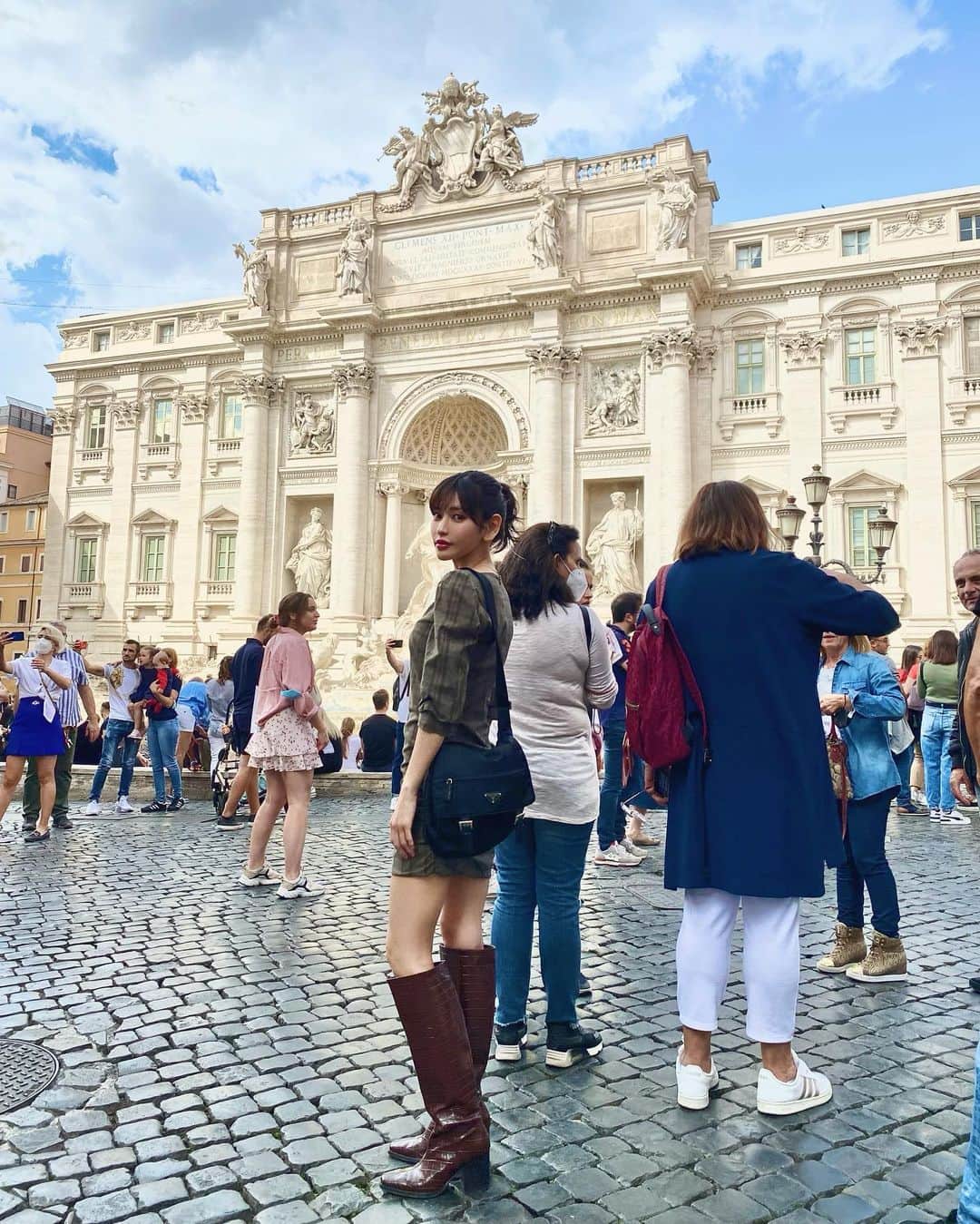 のインスタグラム：「♡ Roma🇮🇹 #monemilk #femaledj #roma #rome」