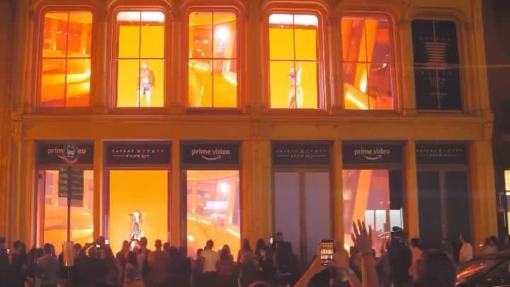 のインスタグラム：「what’s another word for Savage? RIHLENTLESS!!  it’s giving very “phuck yo marketing team”   @savagexfenty @amazonprimevideo」