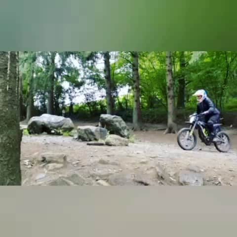 Saiのインスタグラム：「Practice practice practice 🐥 . . . #zoutleeuw #tienen #sinttruiden #diest #hasselt #geetbets #kortenaken #halen #loksbergen #motocross #endurofun #endurobike #motorbike」