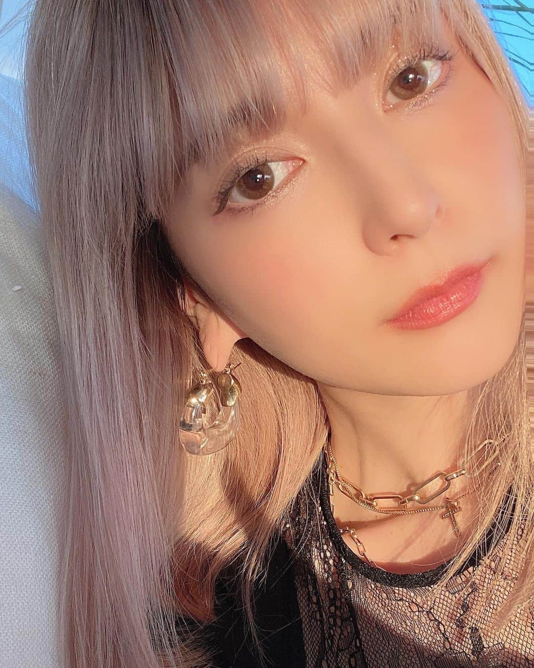 仲村美香さんのインスタグラム写真 - (仲村美香Instagram)「久しぶりのドレスアップさん♡ オシャレするとテンション上がるね🥰❤️ ・ ・ ・ accessory: @midastouch_official  dress: @asos  bag: @gucci  ・ ・ ・ ・ #ドレスアップ#dress#dressup #ASOS#ハイトーン#ストレートヘア#ミルクティーグレージュ #ミルクティーベージュ」10月4日 10時18分 - mikapu0519