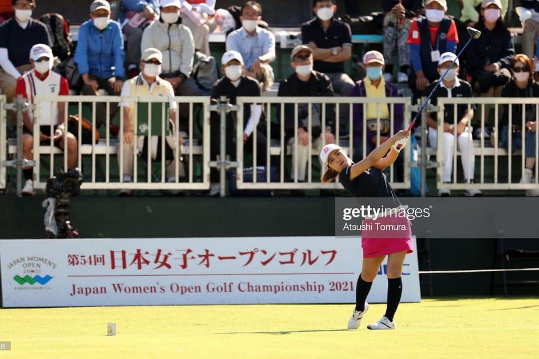 古江彩佳さんのインスタグラム写真 - (古江彩佳Instagram)「日本女子オープンゴルフ  会場まで足を運んで観戦して下さったギャラリーの皆様、いつも応援して頂いてる皆様、応援ありがとうございます😊  私がアマチュアでプロの試合に初めて出場させて頂いたのが、今回行われた場所烏山城カントリークラブで女子オープンゴルフでした⛳️ こうしてプロとして同じ試合、同じコースでプレーすることができてとても嬉しく思います🙂  今大会は、台風の影響で、第2日目が延期する形になりました。 私たちが安全にプレーをすることが出来たことも、試合運営に尽力されている方やコース管理の方など多くの方々に支えられて5日間戦うことができました。 ありがとうございました！  #日本女子オープンゴルフ選手権」10月4日 21時40分 - ayaka_furue27