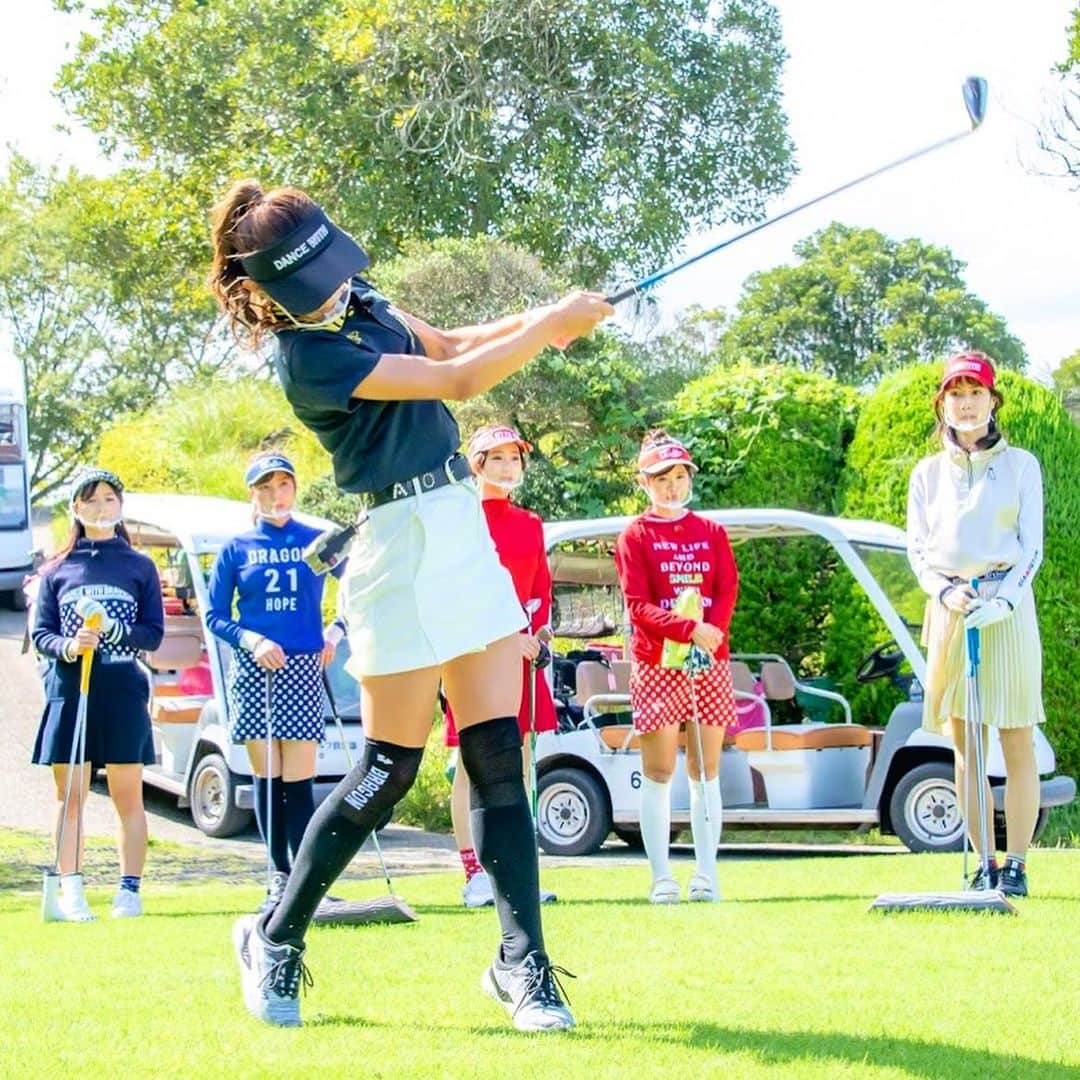 のインスタグラム：「. . BS12 ゴルフ女子 ヒロインバトル ありがとうございました😊 . 緊張しましたが 楽しすぎて終始素でした🤣⛳️❤️‍🔥 . ゴルフって 練習すればするほど 結果も見えて課題も見える。 奥深いなぁー😂 . 次回は 10/10(日)ひる1時半〜 ぜひご覧ください☺️ . . #golf #golfwear #dancewithdragon #golfgirl #ゴルフ #ゴルフ女子 #ゴルフ女子ヒロインバトル #bs12 #ペア対決 #勝負 #ラウンド #ゴルフ番組 #楽しかった #見てね」