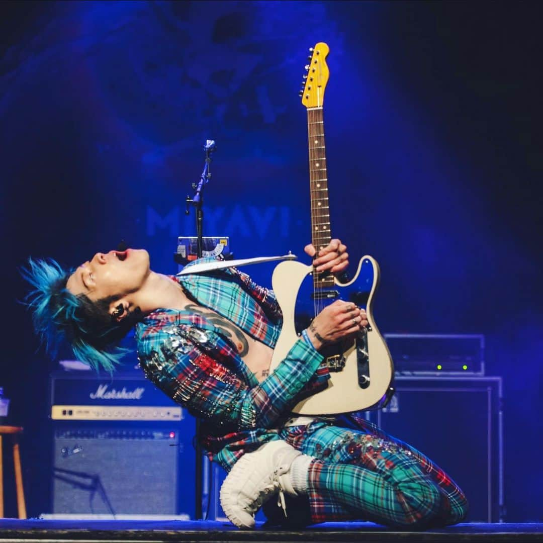 雅-MIYAVI-さんのインスタグラム写真 - (雅-MIYAVI-Instagram)「One of my fav venues in the world. Great n honored to be back. Thxx Vancouver, you guys were on fire 🔥🔥😱🎸Next up, Seattle!!!!!   世界中にいくつかあるお気に入り(？)の会場の一つ、ヴォーグシアターにて。また帰って来れて嬉しかった。次はシアトル！  #MiyaviImaginary」10月4日 22時38分 - miyavi_ishihara