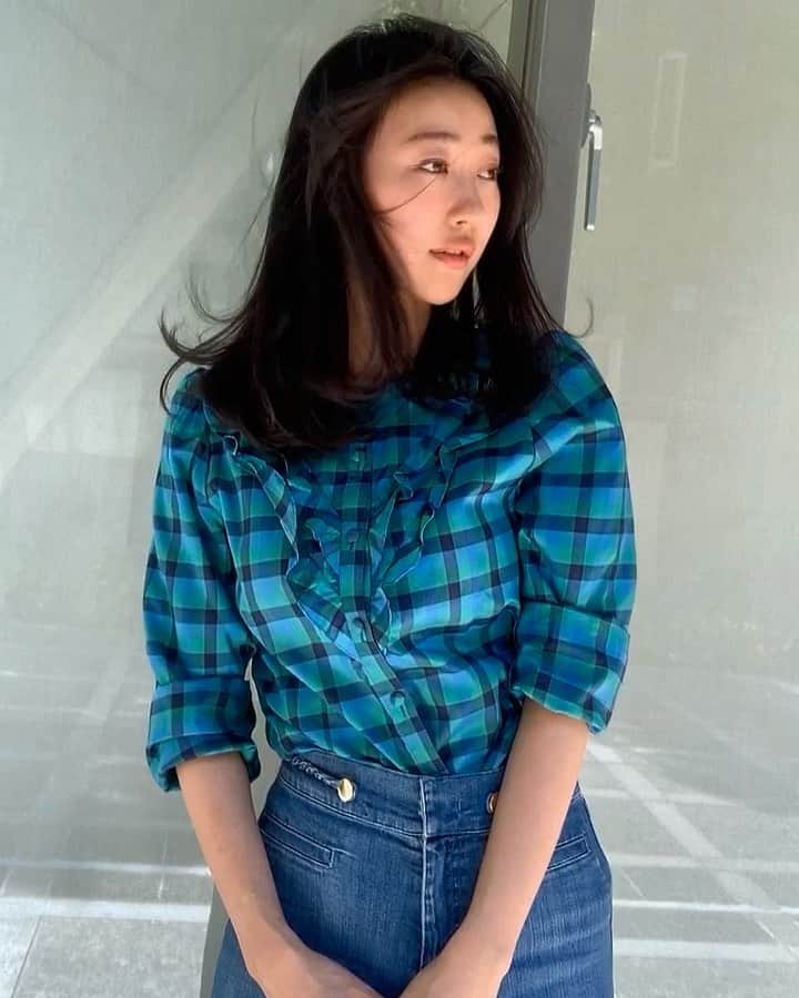 Sayuriのインスタグラム：「今日のブラウスも母親が20代の時に着てた物☺️」