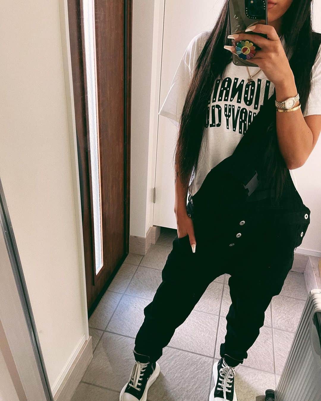 Minamiさんのインスタグラム写真 - (MinamiInstagram)「Tシャツ: @sorry_wavy X @bbcicecream_jp  オーバーオール: @lordhavemercy_official  靴: @rickowensonline  サングラス: @inari_tsuchiya  帽子: @gucci   エクステはラピス. @gen.0212  渋谷、新宿、池袋、名古屋錦栄、横浜駅、大阪心斎橋、千葉駅にもあるからお近くの方はぜひ行ってみてね‼︎」10月4日 14時47分 - minami_cream