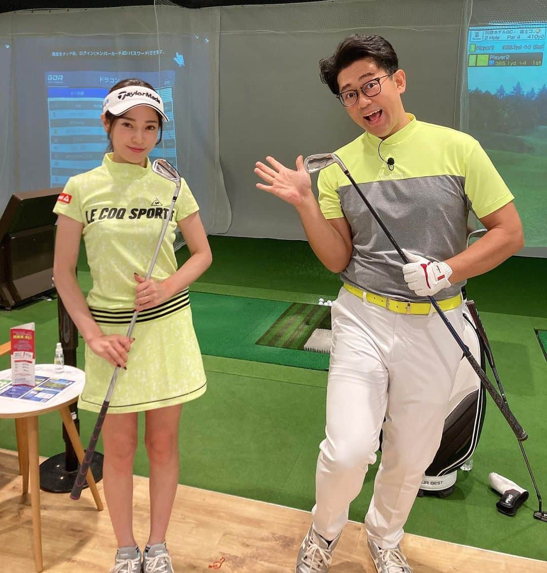 竹村真琴さんのインスタグラム写真 - (竹村真琴Instagram)「* BS-TBS【シミュGOLF！】 10月  7日（木） 23:00～23:30 ビビる大木さんと🏌️‍♀️⛳️ 見てみてください😊 . . . #ゴルフ番組 #ビビる大木 さん #bstbs #シュミレーションゴルフ #インドア #インドアゴルフ #セントアンドリュース #StAndrews #お笑い #芸人 #お笑い芸人 #女子プロゴルファー #プロゴルファー #instagolf  #golf  #jlpga #女子ゴルフ  #ゴルフ女子 #興和 #ゴルフ #インスタゴルフ #ゴルフコーデ  #골프 #高尔夫 #テーラーメイド #TaylorMade #ルコック #コーワ #バンテリン #豆蔵」10月4日 17時32分 - makototakemura_golf