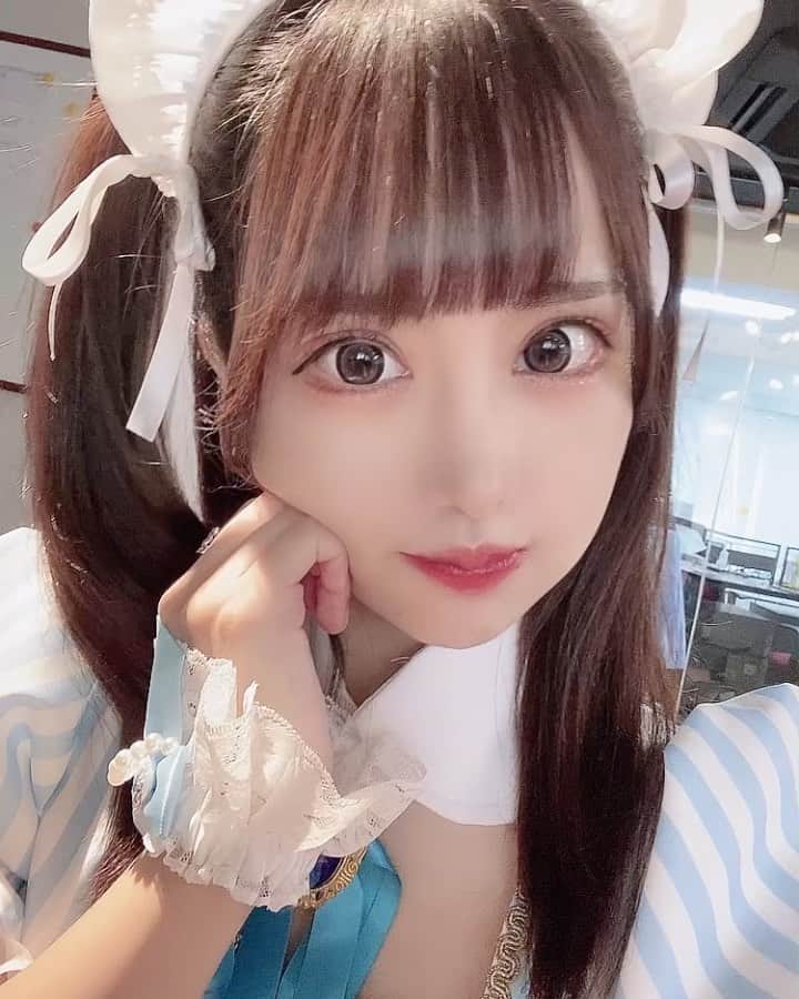 のインスタグラム：「. メイド宣材&雑誌グラビア撮影終わった❤️ . . 可愛く撮れたはずだよ💓 . . #メイド #コンカフェ #コンカフェ嬢 #歌舞伎町 #新宿 #メイド喫茶 #メイドカフェ #ハーフツイン #黒髪 #アイドル」