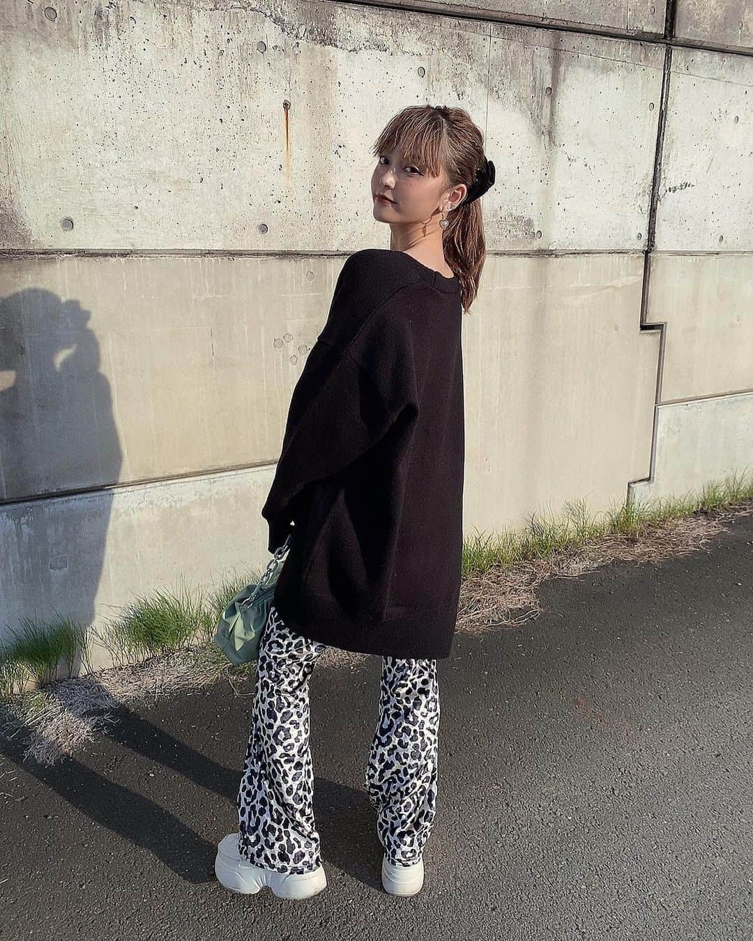 櫻井音乃さんのインスタグラム写真 - (櫻井音乃Instagram)「まだまだセーターは暑いけど どうしてもおnewの服が可愛くて♥ 前髪いつもと違う感じにしてみた。 雰囲気推していただけたら。。‪w」10月4日 18時42分 - o_to.08