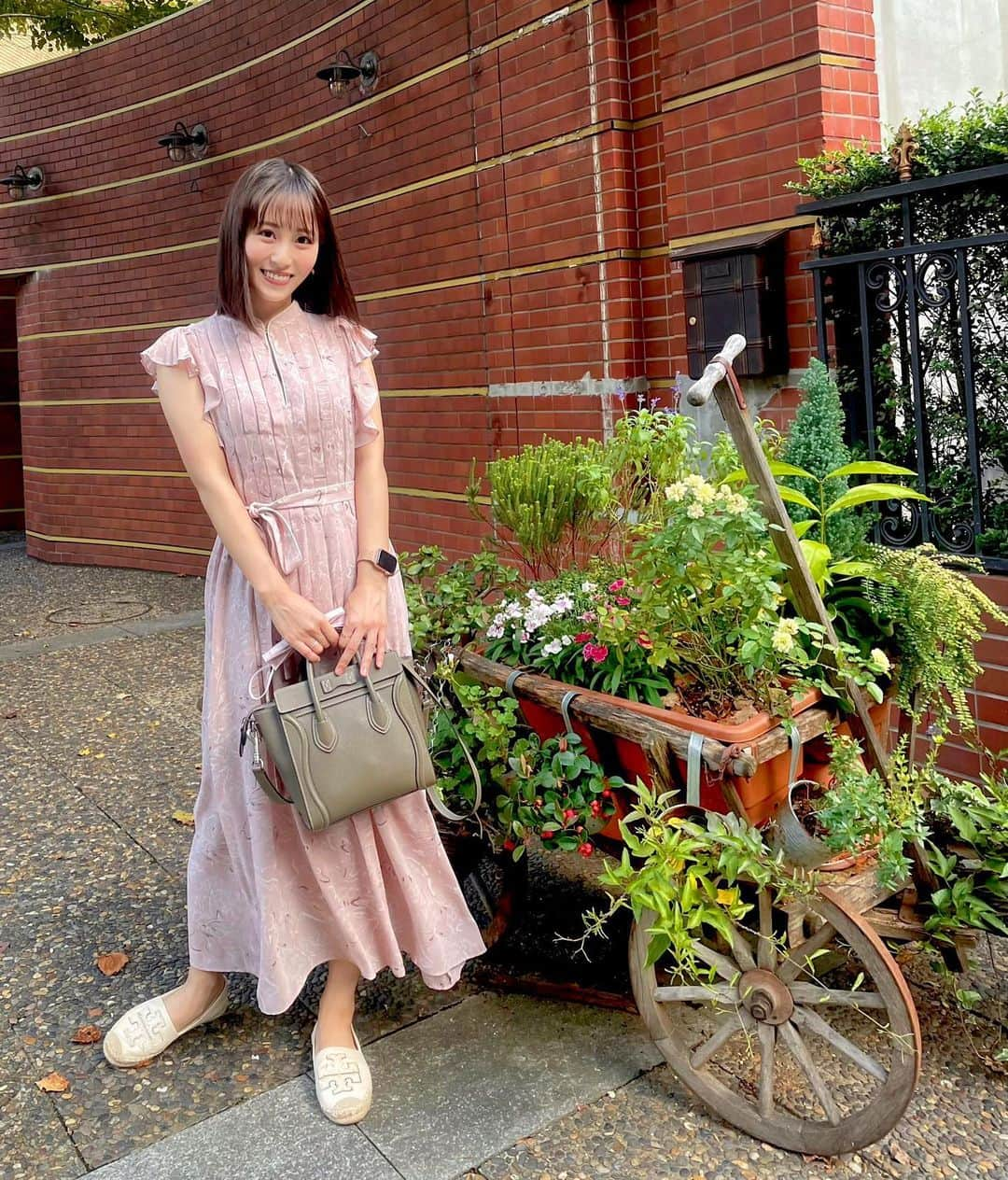 森田真理華さんのインスタグラム写真 - (森田真理華Instagram)「今日はいいお天気だったね👒💕 たくさん歩いたよ🦋 . スプリンターズに凱旋門賞に 楽しい週末だったね！今週も頑張ろう🕊 . .」10月4日 18時46分 - marika__morita