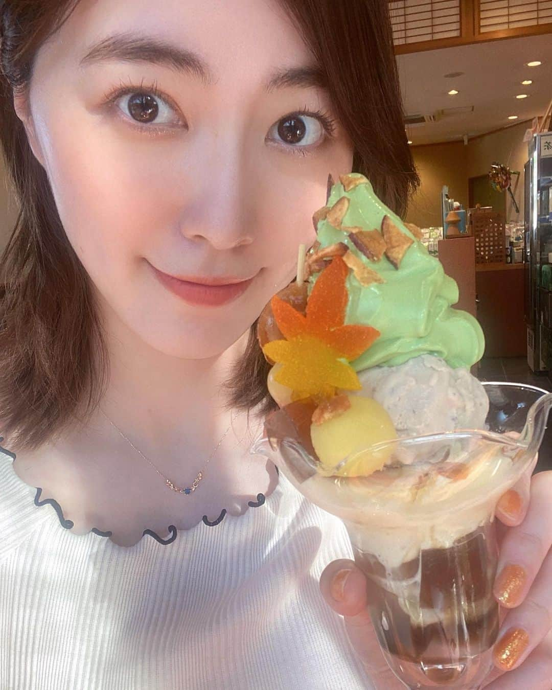 松井珠理奈さんのインスタグラム写真 - (松井珠理奈Instagram)「秋感じてますか？🍁💕 もうすぐ記念日だ〜🎡✨  #10月  #5日 #劇場  #デビュー  #記念日  #🎡  #おめでとう  #ske48  #1期生  #オレンジ #ネイル #orange  #nails  #秋  #パフェ  #芋スイーツ  #芋  #栗  #sweet  #yummy  #autumn  #anniversary  #🍁 #🍠 #🌰」10月4日 18時47分 - jurinamatsui3