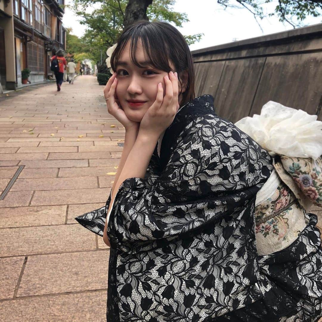 前田美月のインスタグラム：「わたしの誕生日〜！！！！！♡  23歳もにこにこして生きていきます！ 社会人になってただの平日だぁって思っちゃう日も増えたけど1日だって同じ日はなくて、、 毎日毎日どこか違うわけで、、 そんなところをたくさん見つけられる一年にしたいな！！♡」