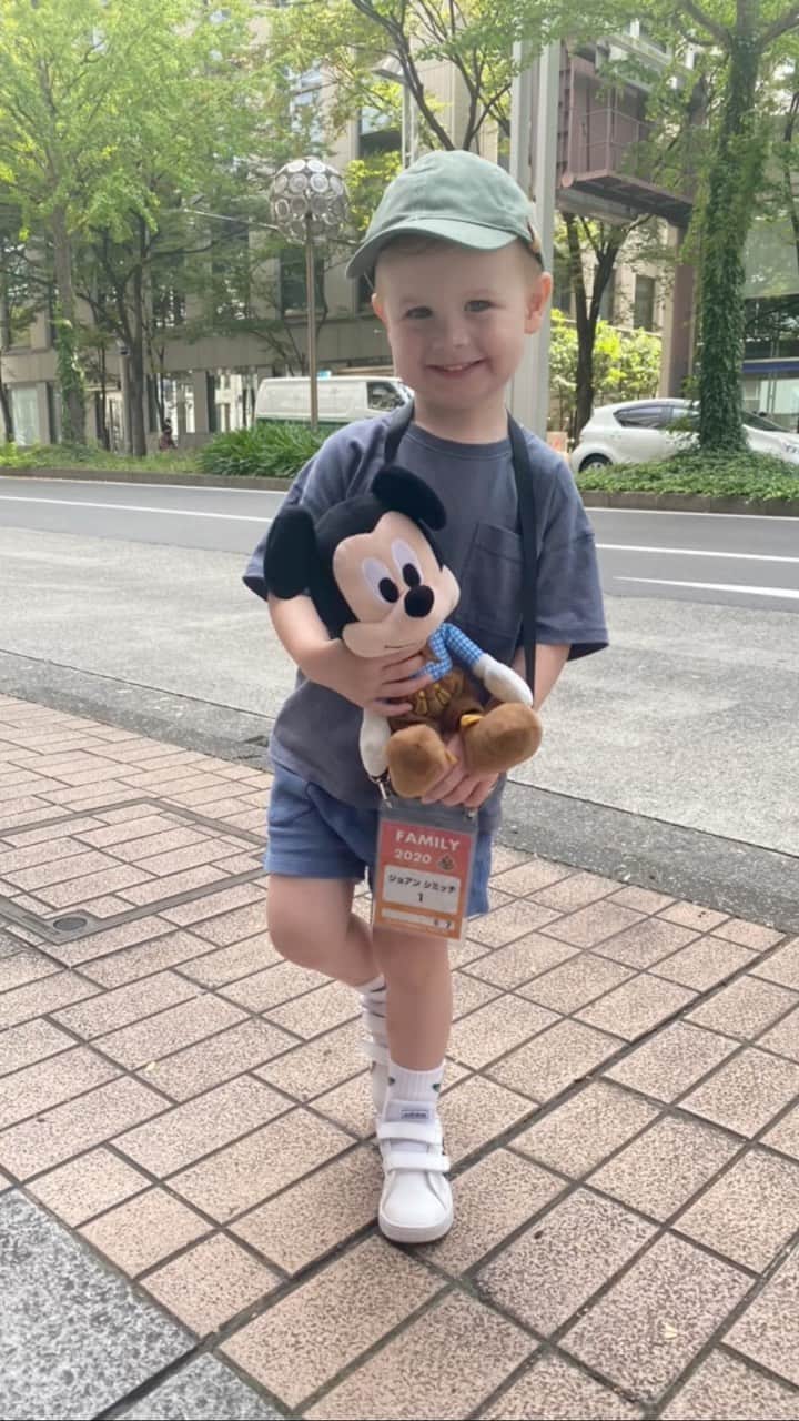 リアノン・ランゲラック（ミッチェル・ランゲラックの妻）のインスタグラム：「I can’t believe you’re 3 Santiago!!!! Happy birthday baby!!! You are our gift everyday! You’re the kindest, sweetest, funniest, smartest, loving little soul we have ever met! Officially our threenager 💙💙💙 @mitchlangerak」