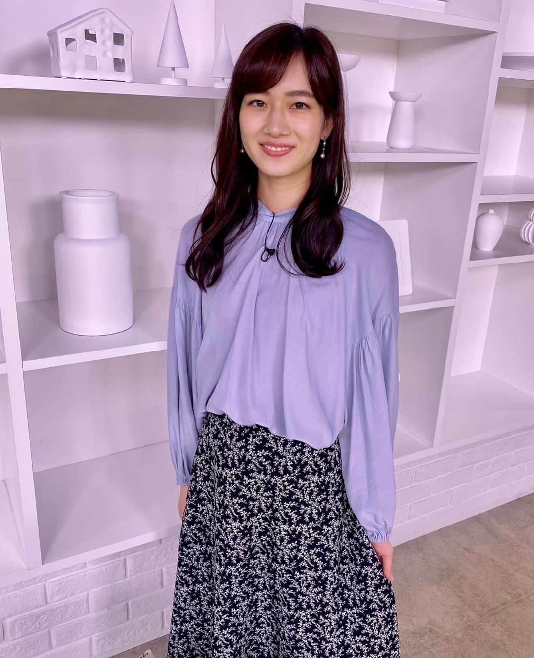 のインスタグラム：「今日から４日間、朝6時〜12時まで TBSNEWS担当です☀️ ⁡ CSのほか 番組公式YouTubeチャンネルからも 最新ニュースをご覧になれます☺️ ⁡ * #tbsnews #tbs #ニュース #アナウンサー #フリーアナウンサー #キャスター #衣装 #アナウンサー衣装 #discoat #emmelrefines」