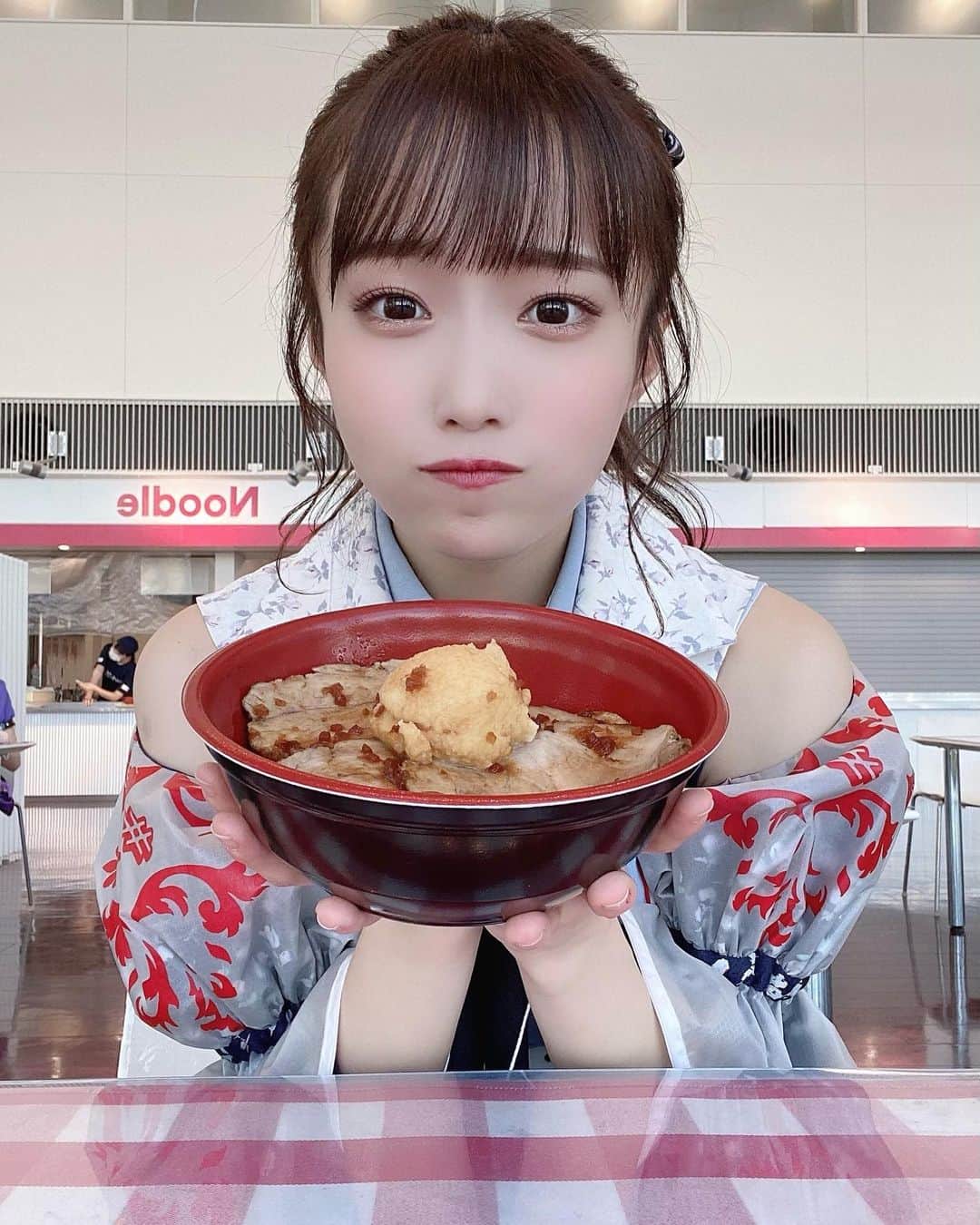 岸みゆさんのインスタグラム写真 - (岸みゆInstagram)「おはようローストビーフ丼！☺️」10月5日 13時11分 - miyu_kishi0213