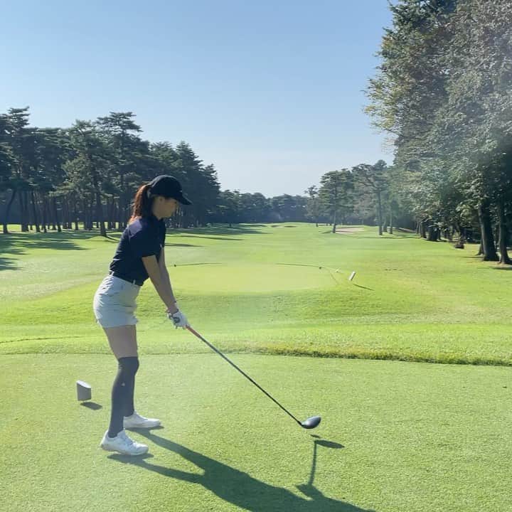 乙幡紗紀のインスタグラム：「・ ドライバーだけ調子良き🏌️‍♀️ ・ #golf #golfgirl #golfswing  #golfstagram  #ゴルフ#ゴルフ女子  #1piu1uguale3golf #1piu1uguale3  #taylormade #taylormadegolf  #romaro #romarogolf  #ロマロ」