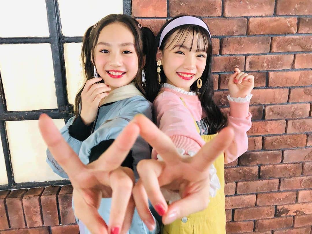 ニコ☆プチのインスタグラム：「🤪💓🤪💓  キラキラスマイル🤗🌟 からの〜⁇笑  #飯尾夢奏  #星乃あんな #最後まで見てね❤︎」