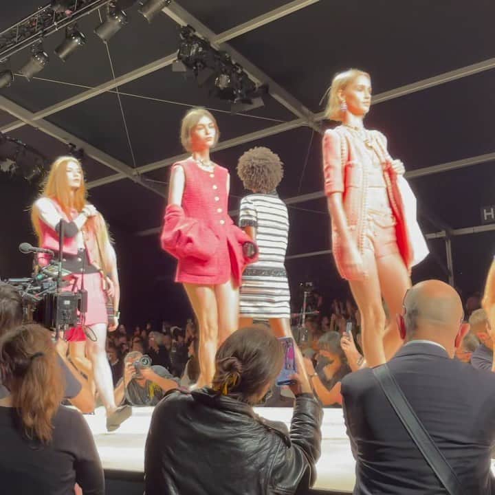 ニーナ・ガルシアのインスタグラム：「Congratulations @virginieviard  for a spectacular @chanelofficial collection .  @elleusa」