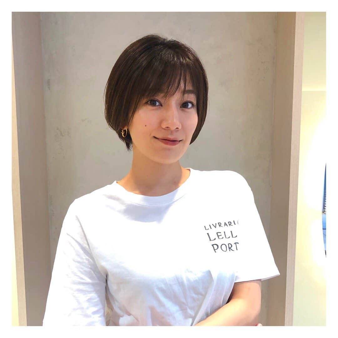 佐藤美希のインスタグラム：「10月に入ってもまだ夏日が続きますね！ 髪色は落ち着かせて秋カラーにチェンジ✨  #衣替えはいつしよう #皆様体調にお気をつけて #shorthair #shortcut  #秋カラー」