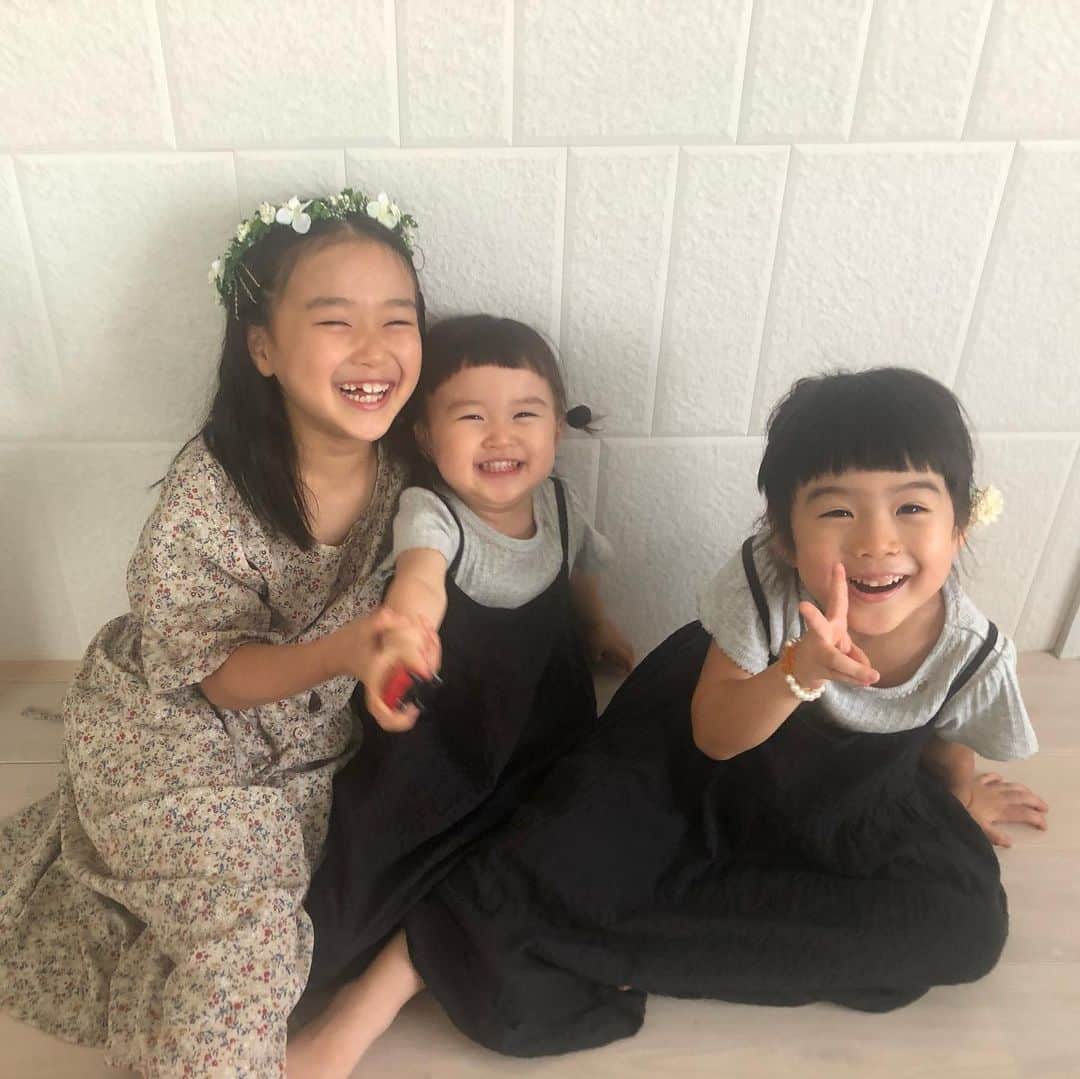 Chieさんのインスタグラム写真 - (ChieInstagram)「🎂Happy 8th Birthday,Hana🎊 2021/10/3  生まれてきてくれてありがとう♥️  もう8年…まだ8年😌 初めての育児は分からないことだらけ。 たくさん悩んで悩んで…毎日手探りでこれでいいのかよかったのか自問自答の日々。 振り返ってみると怒ったり泣いたり笑ったり…色んな経験をしてハナと一緒に私もママとして成長(できてるかは分からないけど)…しているといいなぁ🤔  嫌なことや悲しいこと、うまくいかないことがあっても、子供たちの笑顔が原動力🥰 たくさんのパワーを貰って、助けられています♥️ これからもこの笑顔を見守っていきたいと思います☺️  我が家は毎日騒がしいですが、元気に過ごしています💪  誕生日当日は小学校の運動会でした🎌🏃 成長した姿に感無量😂」10月5日 19時04分 - tiem415