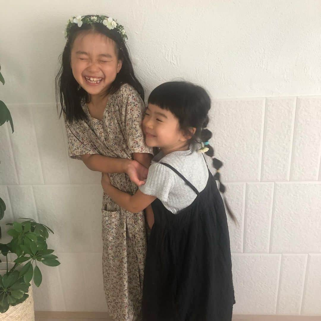 Chieさんのインスタグラム写真 - (ChieInstagram)「🎂Happy 8th Birthday,Hana🎊 2021/10/3  生まれてきてくれてありがとう♥️  もう8年…まだ8年😌 初めての育児は分からないことだらけ。 たくさん悩んで悩んで…毎日手探りでこれでいいのかよかったのか自問自答の日々。 振り返ってみると怒ったり泣いたり笑ったり…色んな経験をしてハナと一緒に私もママとして成長(できてるかは分からないけど)…しているといいなぁ🤔  嫌なことや悲しいこと、うまくいかないことがあっても、子供たちの笑顔が原動力🥰 たくさんのパワーを貰って、助けられています♥️ これからもこの笑顔を見守っていきたいと思います☺️  我が家は毎日騒がしいですが、元気に過ごしています💪  誕生日当日は小学校の運動会でした🎌🏃 成長した姿に感無量😂」10月5日 19時04分 - tiem415