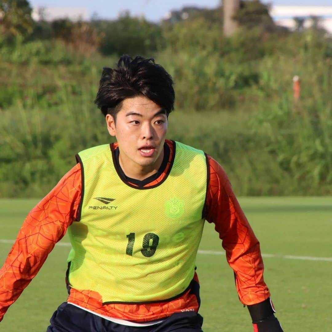 湘南ベルマーレさんのインスタグラム写真 - (湘南ベルマーレInstagram)「オフ明けのトレーニング⚽️ 夏のような気候の中、元気に2部練習を行いました。 ・ 代表ウィークを挟むため、次節のサガン鳥栖戦まで少し時間が空きますが、厳しくハードに、しかしどんな時も明るさを失わず、全員で大切に日々を過ごしていきます。 ・ #湘南 #ベルマーレ #湘南ベルマーレ #bellmare  #たのしめてるか  #一 #OneBellmare #堀田大暉 #山本脩斗 #杉岡大暉 #ウェリントン #大野和成 #柴田壮介 #三幸秀稔 #大橋祐紀 #舘幸希 #毛利駿也 #町野修斗 #立川小太郎 #山口智」10月5日 19時18分 - shonan_bellmare