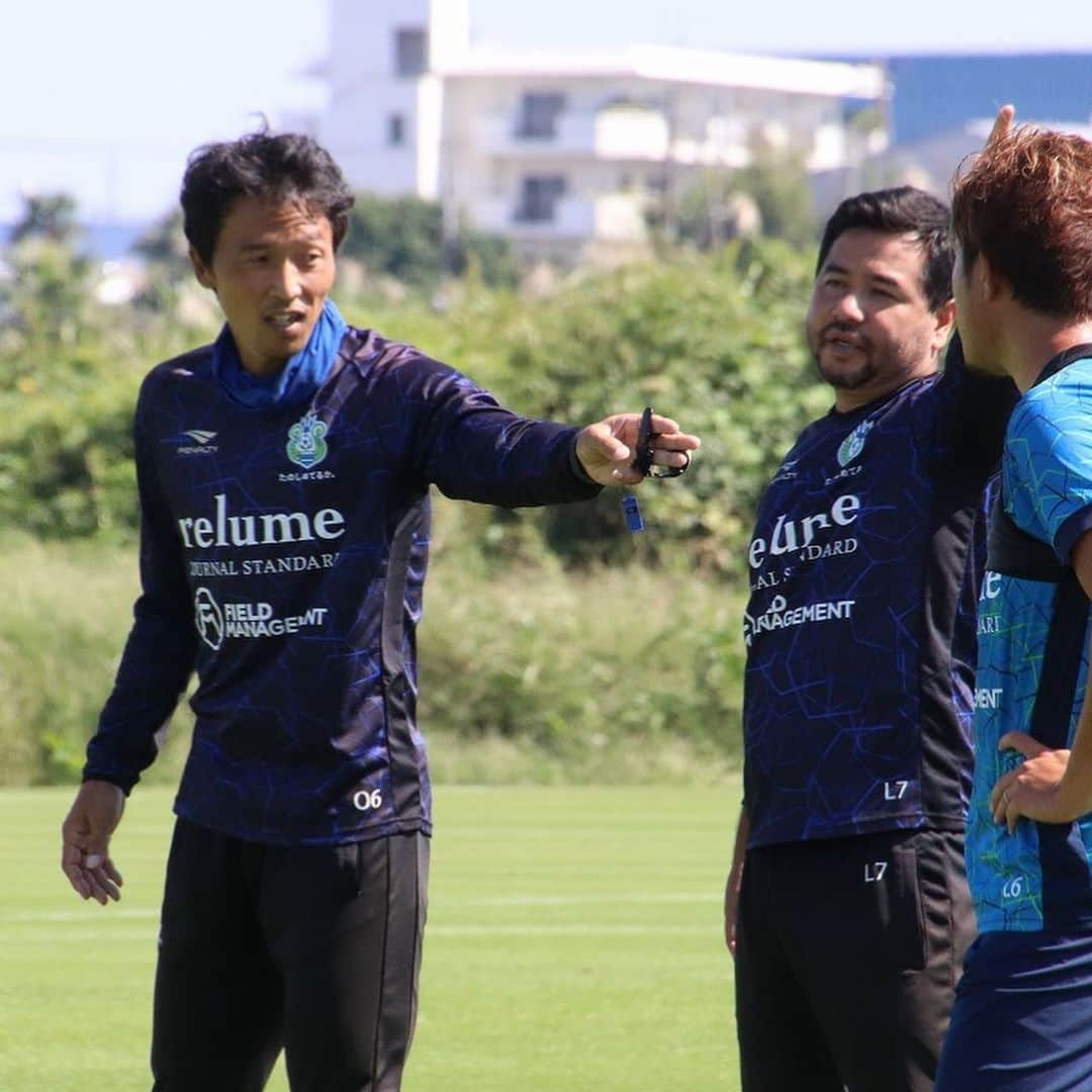 湘南ベルマーレさんのインスタグラム写真 - (湘南ベルマーレInstagram)「オフ明けのトレーニング⚽️ 夏のような気候の中、元気に2部練習を行いました。 ・ 代表ウィークを挟むため、次節のサガン鳥栖戦まで少し時間が空きますが、厳しくハードに、しかしどんな時も明るさを失わず、全員で大切に日々を過ごしていきます。 ・ #湘南 #ベルマーレ #湘南ベルマーレ #bellmare  #たのしめてるか  #一 #OneBellmare #堀田大暉 #山本脩斗 #杉岡大暉 #ウェリントン #大野和成 #柴田壮介 #三幸秀稔 #大橋祐紀 #舘幸希 #毛利駿也 #町野修斗 #立川小太郎 #山口智」10月5日 19時18分 - shonan_bellmare