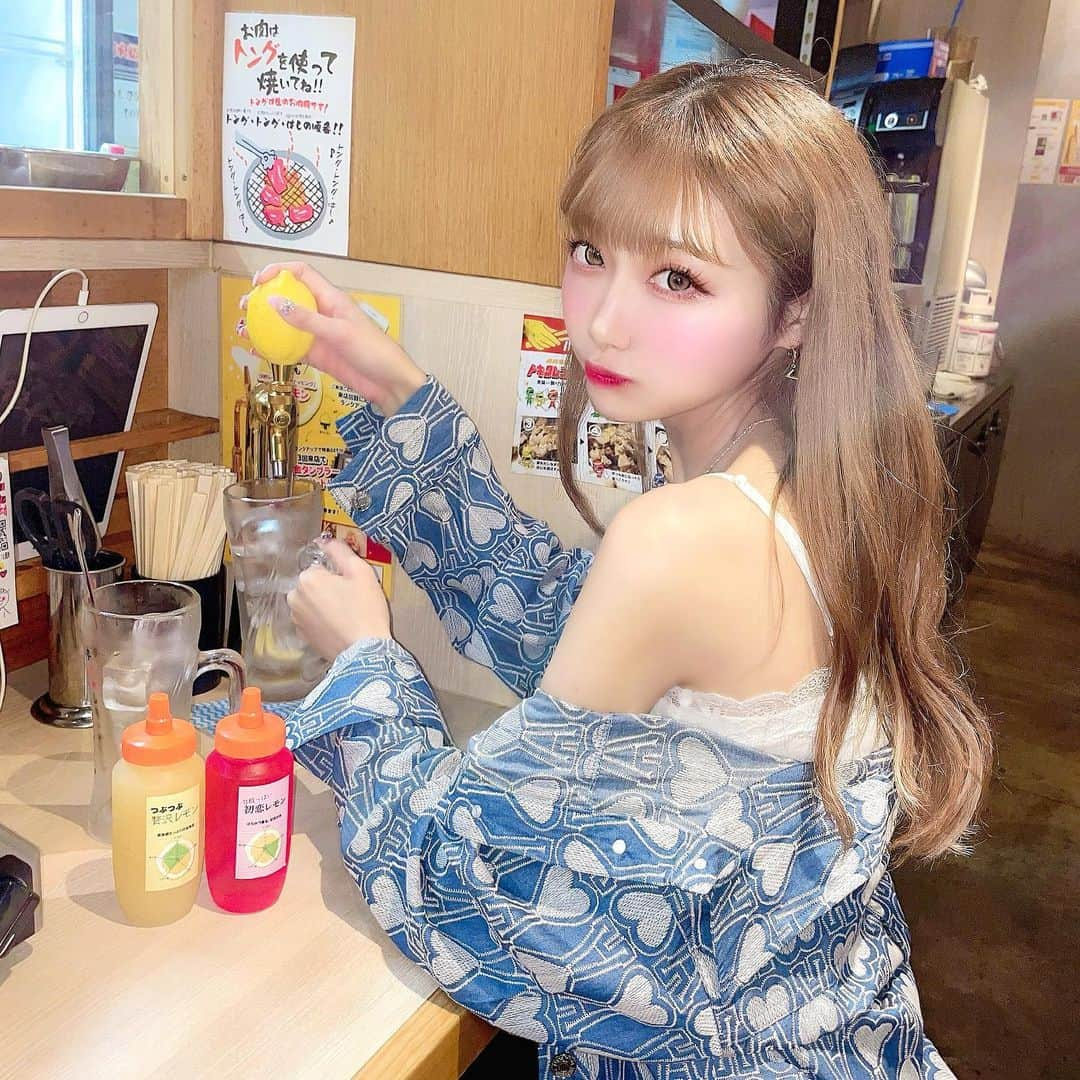 あやちゃんさんのインスタグラム写真 - (あやちゃんInstagram)「レモンの蛇口からレモンサワー飲み放題🍋🍋🍋🤣🤣 各席に備え付けてあるの😳✨ かわいすぎる🤣🤣 お値段もお手ごろに焼肉が楽しめて おすすめ🥺🥺 シロップも沢山種類あったよ💗 #ときわ亭 #0秒レモンサワー #0秒レモンサワー仙台ホルモン焼肉酒場ときわ亭 #0秒レモンサワー飲み放題 #ときわ亭渋谷 #渋谷グルメ #渋谷ディナー #渋谷居酒屋 #渋谷カフェ #東京グルメ #渋谷 #道玄坂グルメ #道玄坂 #渋谷道玄坂 #レモンサワー飲み放題 #レモンサワー #焼肉ディナー #焼肉」10月5日 20時21分 - aya.you.love.r