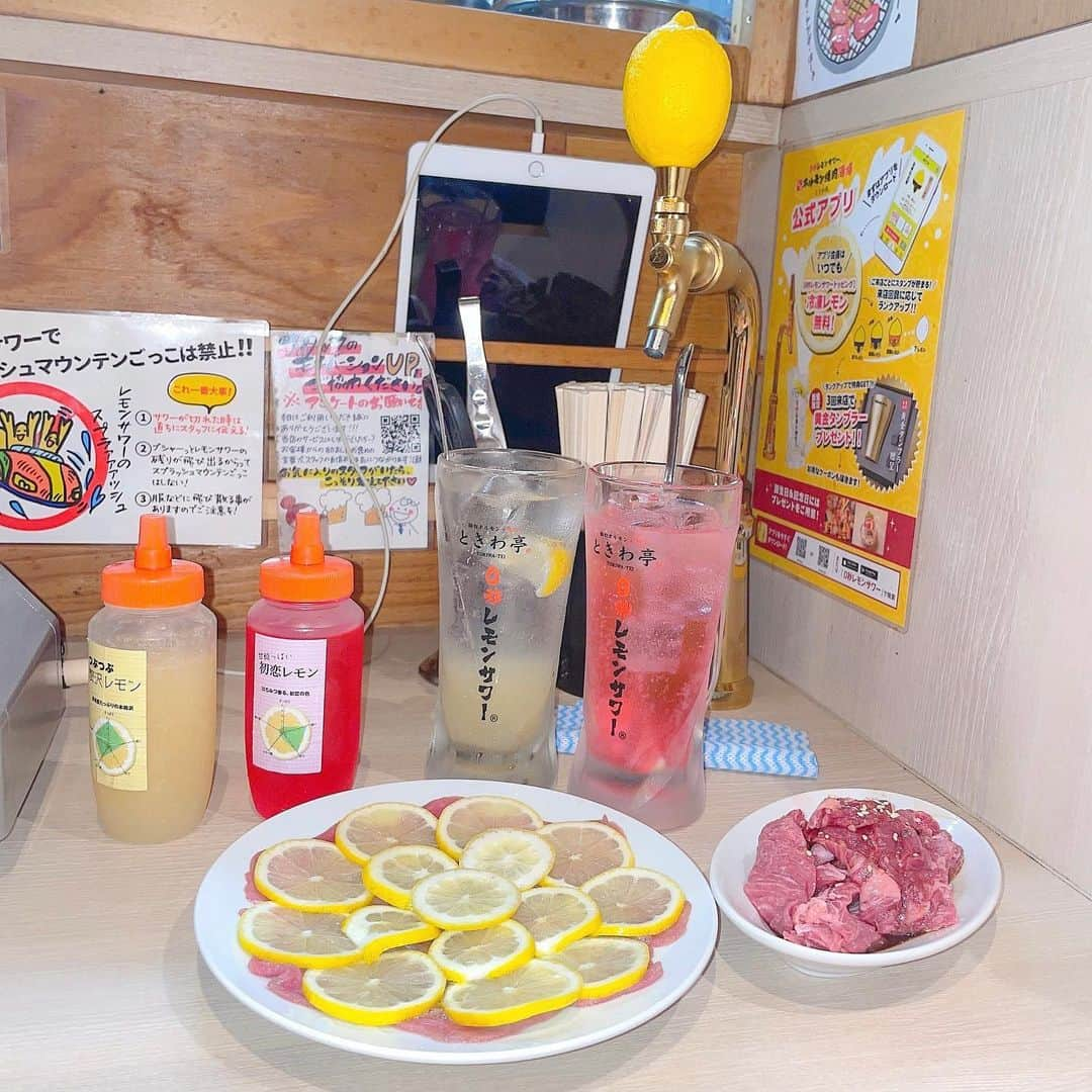 あやちゃんさんのインスタグラム写真 - (あやちゃんInstagram)「レモンの蛇口からレモンサワー飲み放題🍋🍋🍋🤣🤣 各席に備え付けてあるの😳✨ かわいすぎる🤣🤣 お値段もお手ごろに焼肉が楽しめて おすすめ🥺🥺 シロップも沢山種類あったよ💗 #ときわ亭 #0秒レモンサワー #0秒レモンサワー仙台ホルモン焼肉酒場ときわ亭 #0秒レモンサワー飲み放題 #ときわ亭渋谷 #渋谷グルメ #渋谷ディナー #渋谷居酒屋 #渋谷カフェ #東京グルメ #渋谷 #道玄坂グルメ #道玄坂 #渋谷道玄坂 #レモンサワー飲み放題 #レモンサワー #焼肉ディナー #焼肉」10月5日 20時21分 - aya.you.love.r