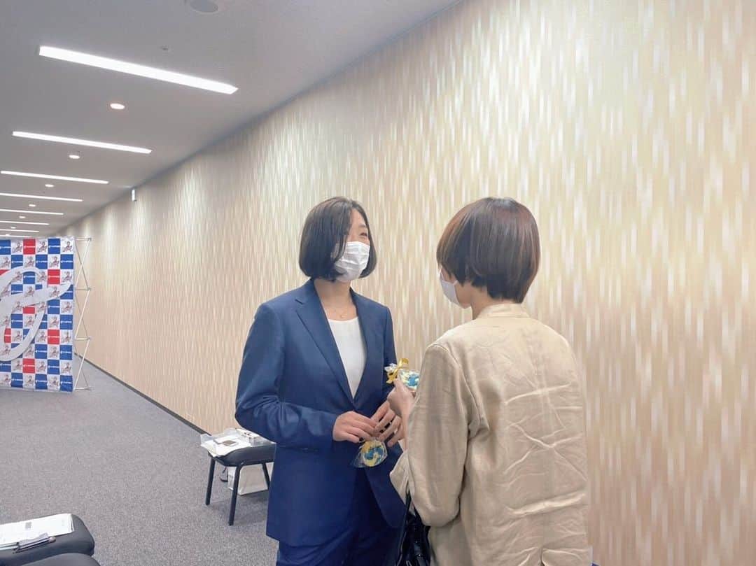 迫田さおりさんのインスタグラム写真 - (迫田さおりInstagram)「・ 絵里香さんの引退記者会見。 ・ ほんとーーーぉにお疲れ様でした🥺 いーーーっぱいありがとうございました‼︎ ・ みやさんの手作りクッキー頂いちゃいました😋わーい🙌♪ ・ ・」10月5日 20時31分 - saori.rio
