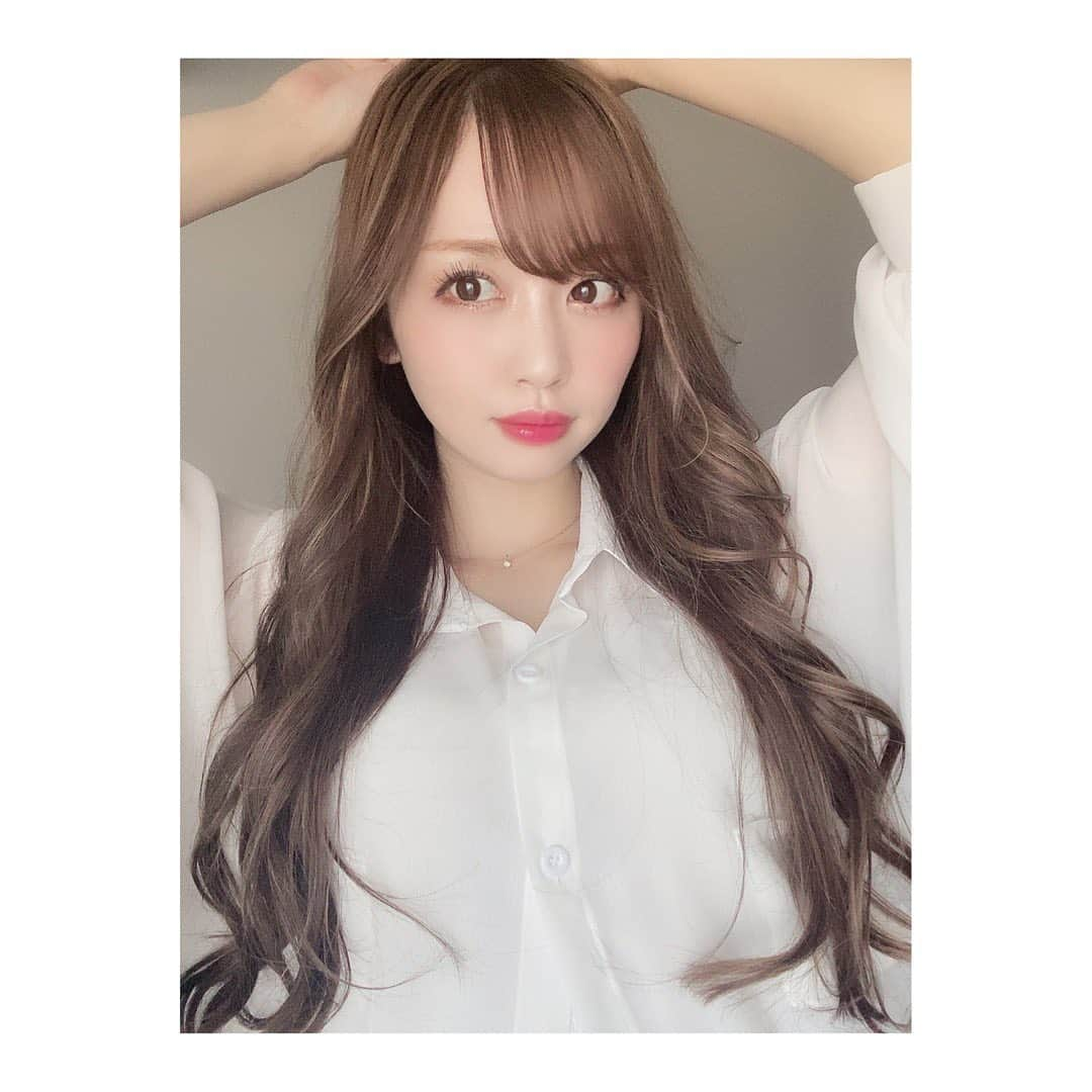 新木さくらさんのインスタグラム写真 - (新木さくらInstagram)「髪色わかりやすい写真🖤🤍」10月5日 21時08分 - araki_sakura14