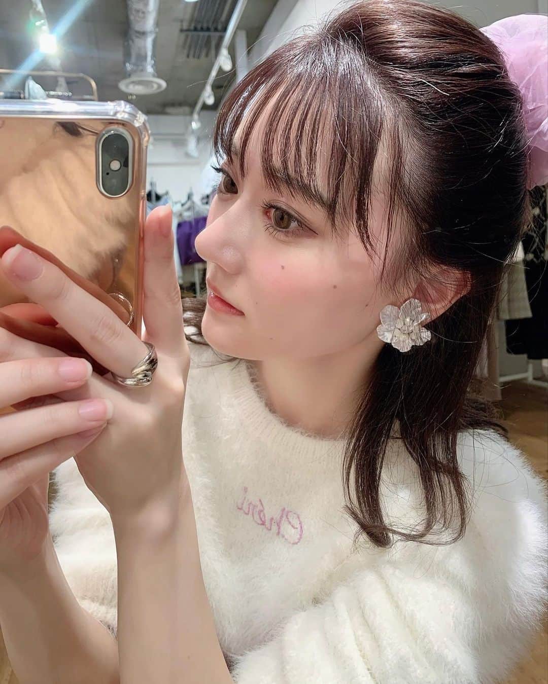 石綿日向子さんのインスタグラム写真 - (石綿日向子Instagram)「🕯 自分に期待して 毎日幻滅しまくって 耐えて鍛える俺は、悟空〜^_^ #君はベジータ  #服装の系統と言ってる事真逆 今日も撮影楽しかった♡ @miia_official」10月5日 21時21分 - hinako_ishiwata
